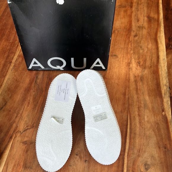 Aqua Animal Patterned Boots, Size 9 - Picture 5 of 6